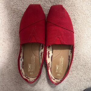 TOMS Women's Vibrant Red Canvas Flats